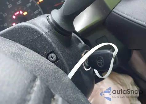 2016 Toyota Rav4 Le z USA, uszkodzony, nr VIN JTMBFREV0GJ094353